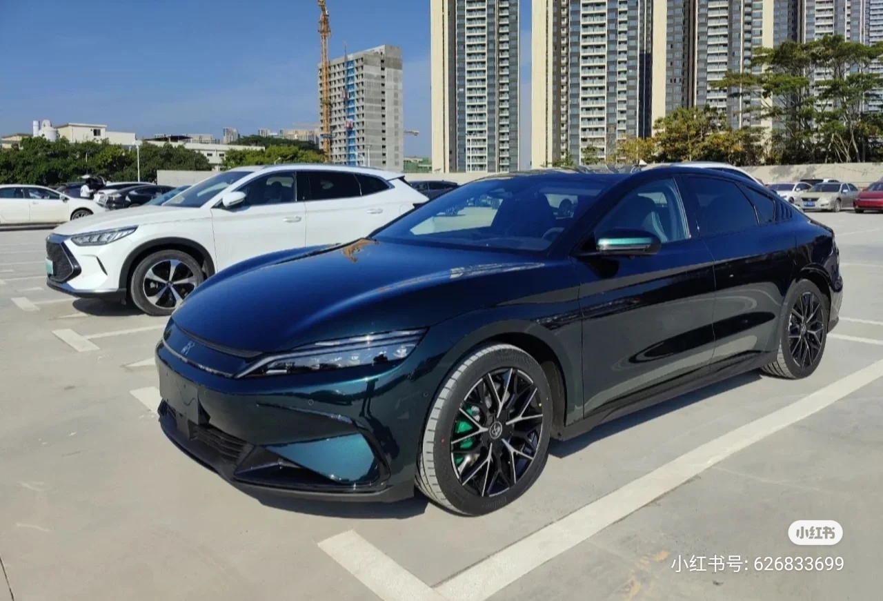 绿色车漆和尾灯造型是亮点，新款比亚迪汉EV实拍图曝光