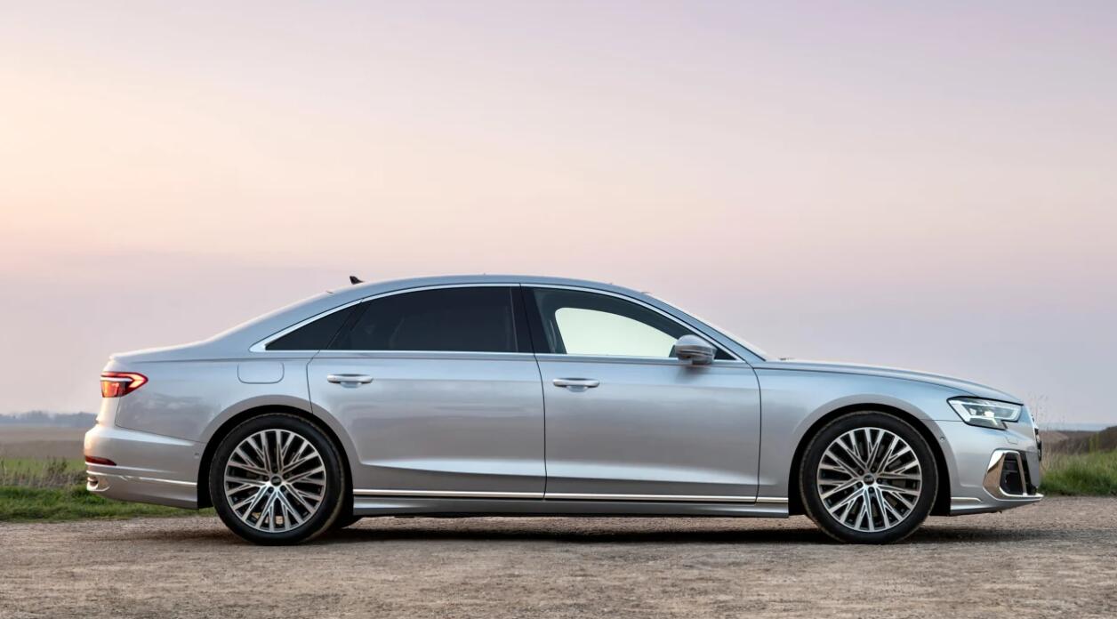 有望于年内上市，中期改款奥迪A8L 60TFSI e大量实拍图发布