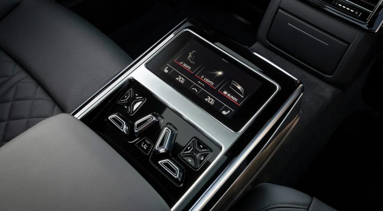 有望于年内上市，中期改款奥迪A8L 60TFSI e大量实拍图发布