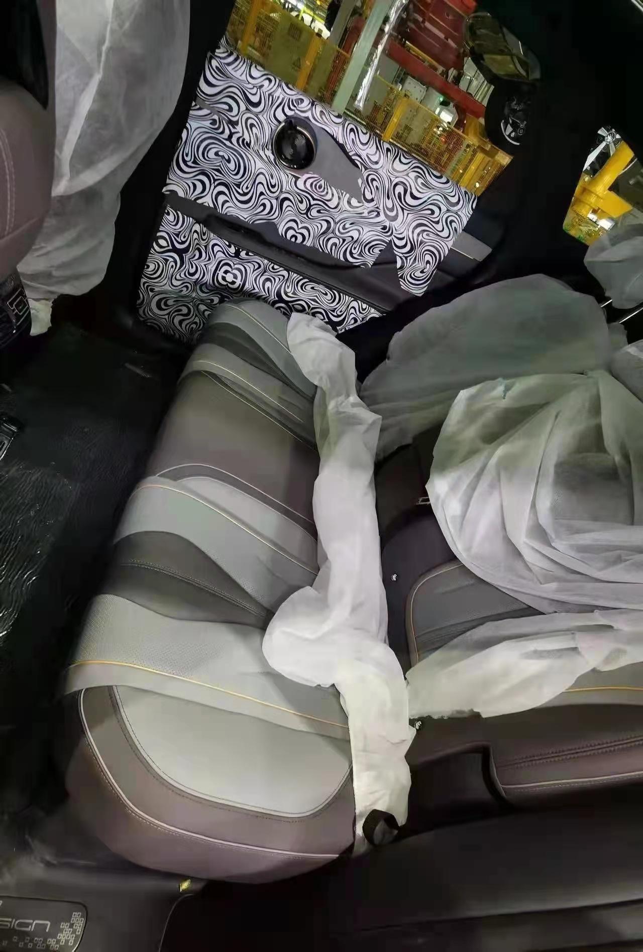 终于放弃筷子悬挂内饰配大尺寸HUD，比亚迪护卫舰07测试谍照曝光