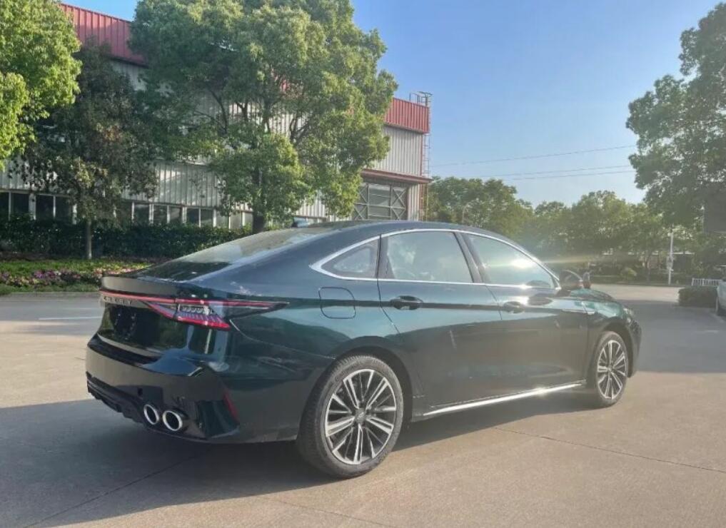 运动感出色线条大气，奇瑞艾瑞泽8实拍图曝光