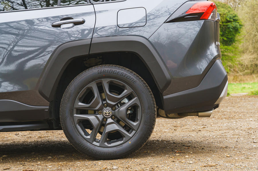 真的不考虑引进一下吗？2022款丰田RAV4 Adventure大量实拍图发布