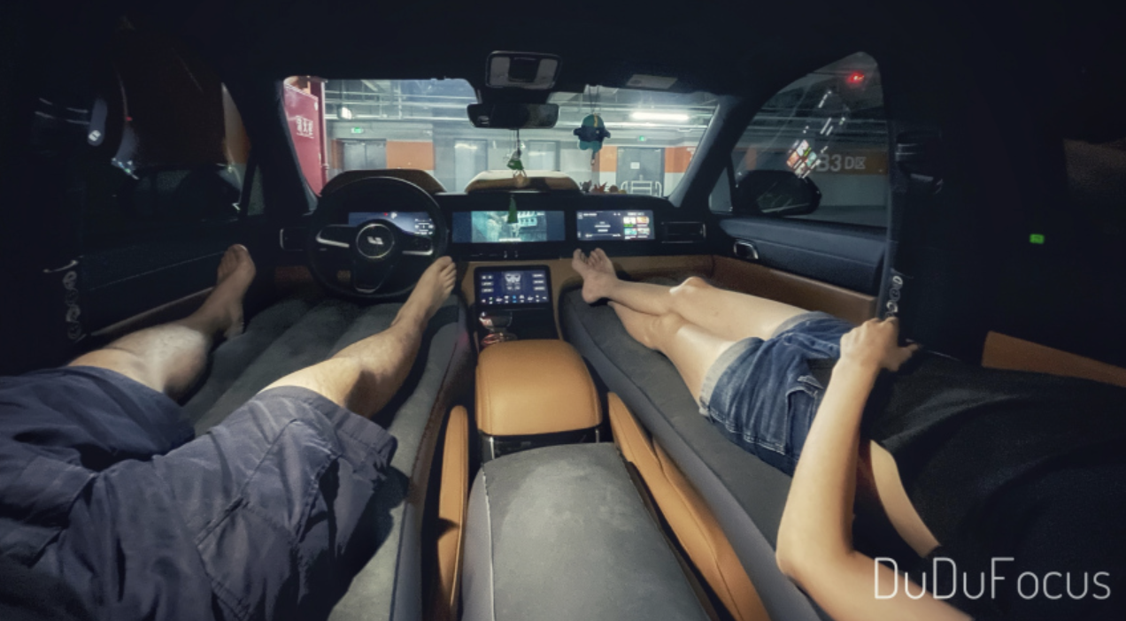 手握30万该选什么车？是传统的豪华品牌还是尝鲜造车新势力