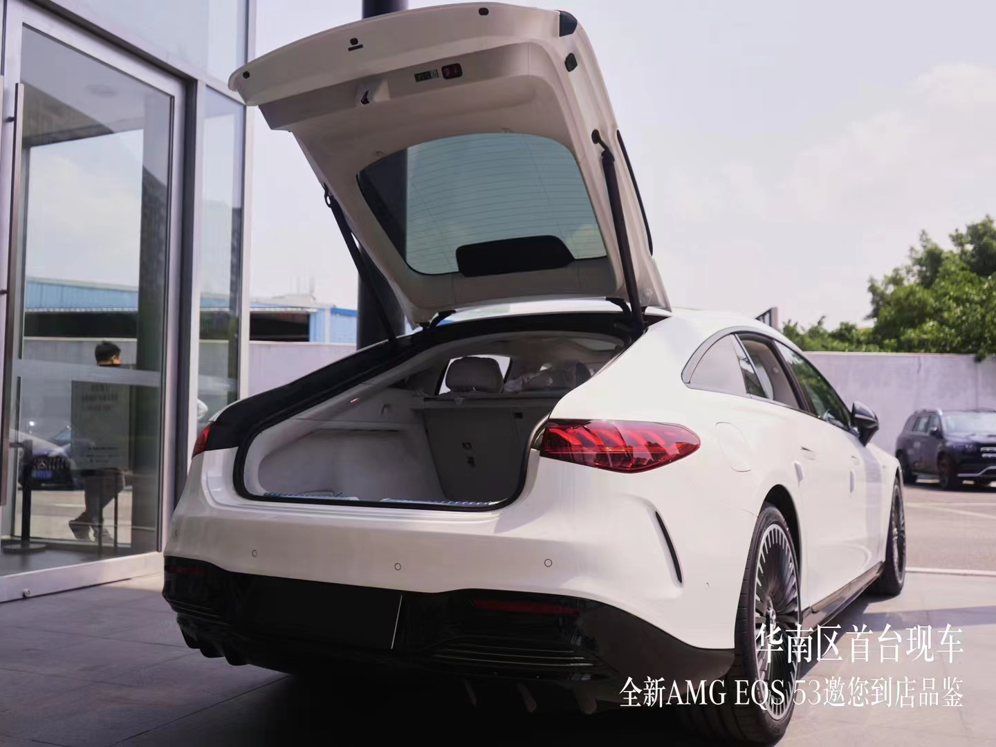 百公里加速3.5秒 梅赛德斯-AMG EQS 53到店实拍