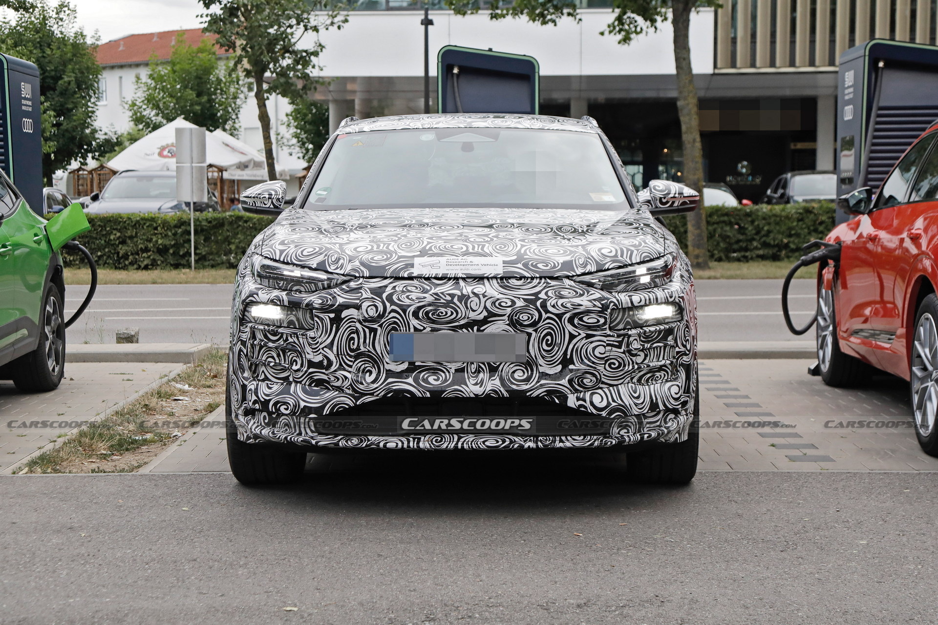 进一步丰富轿跑SUV阵营，奥迪Q6 e-tron sportback测试谍照曝光