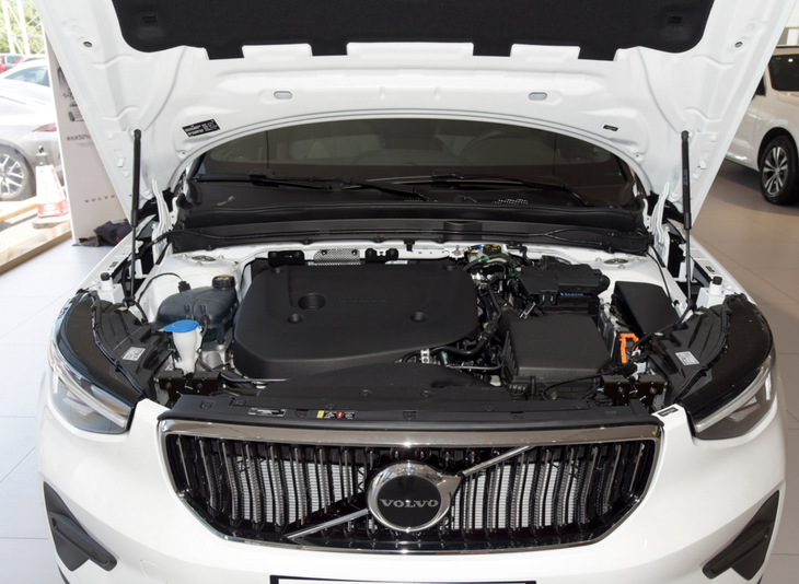 新款沃尔沃XC40实车到店 全系标配2.0T+48V
